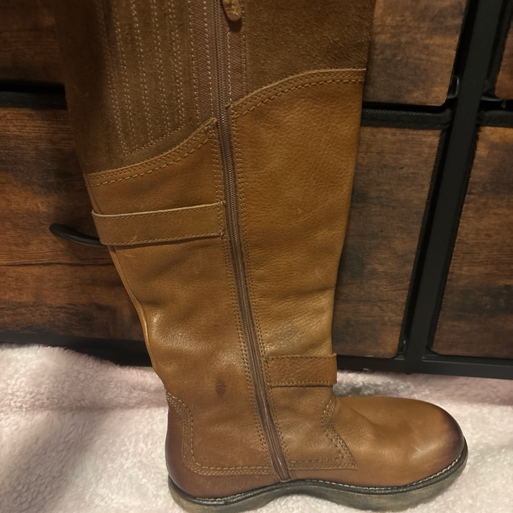Earth Women's Brown Combat & Moto Boots ,leather upper